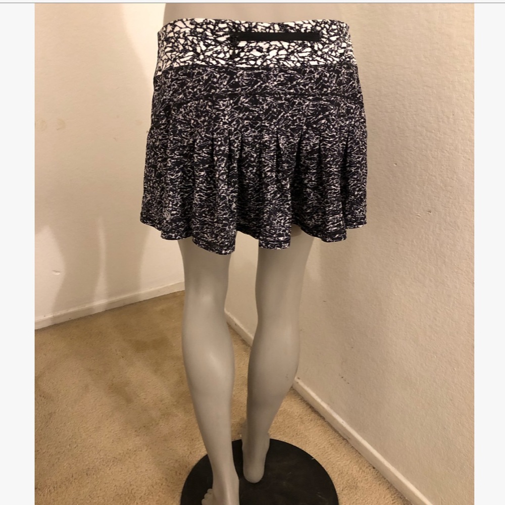 Lululemon skirt size 10
